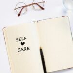 Erstelle eine Liste mit 5 einfachen Selbstfürsorge-Routinen, auf die Du bei Bedarf zurückgreifen kannst